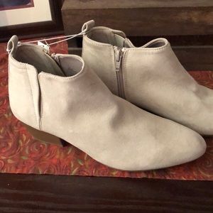 Old Navy Light Gray Suede Ankle Booties with Low Heel